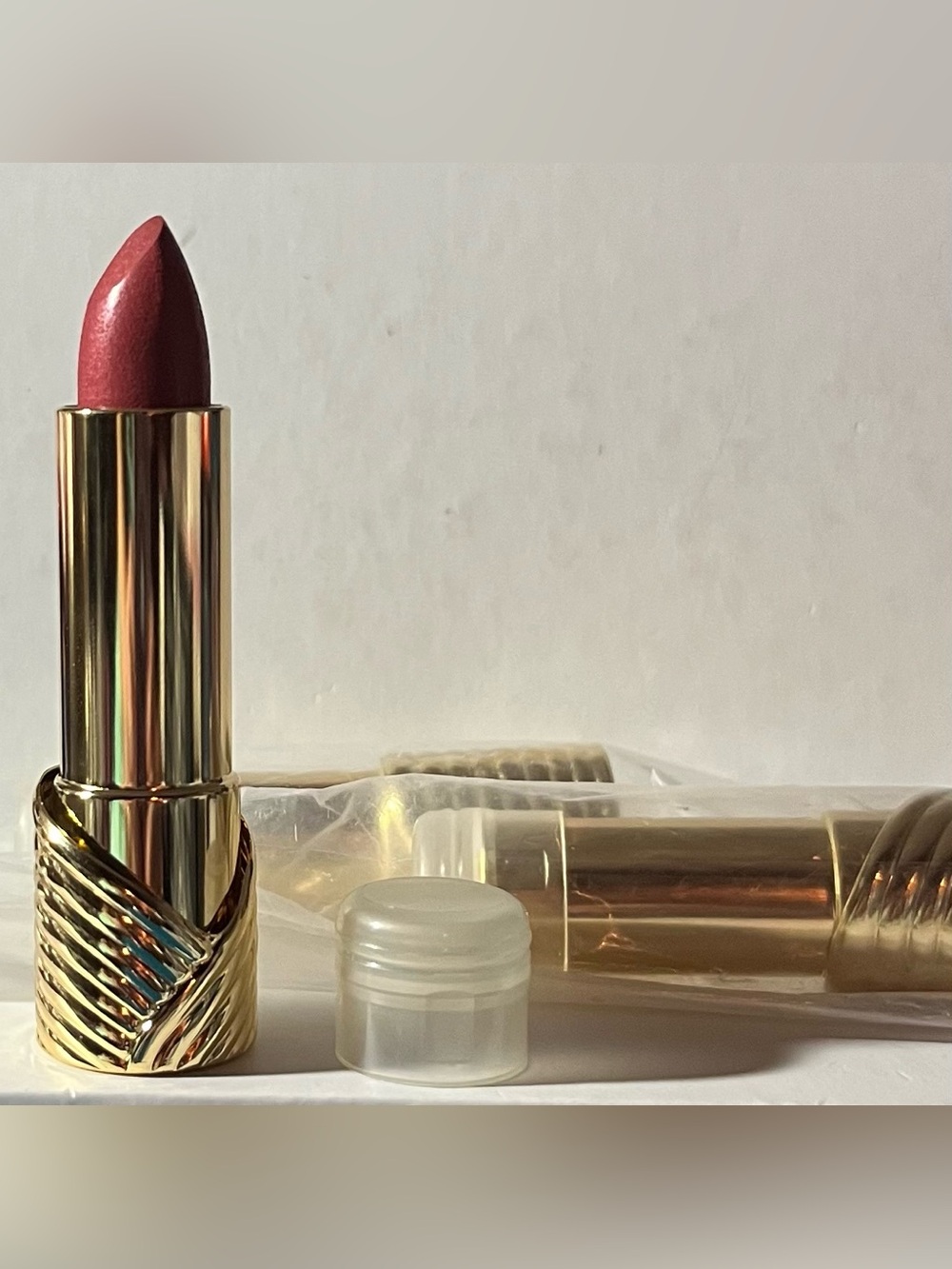 Elizabeth Arden - Satin Lipstick in Shade CAPPUCINO (NWOT)